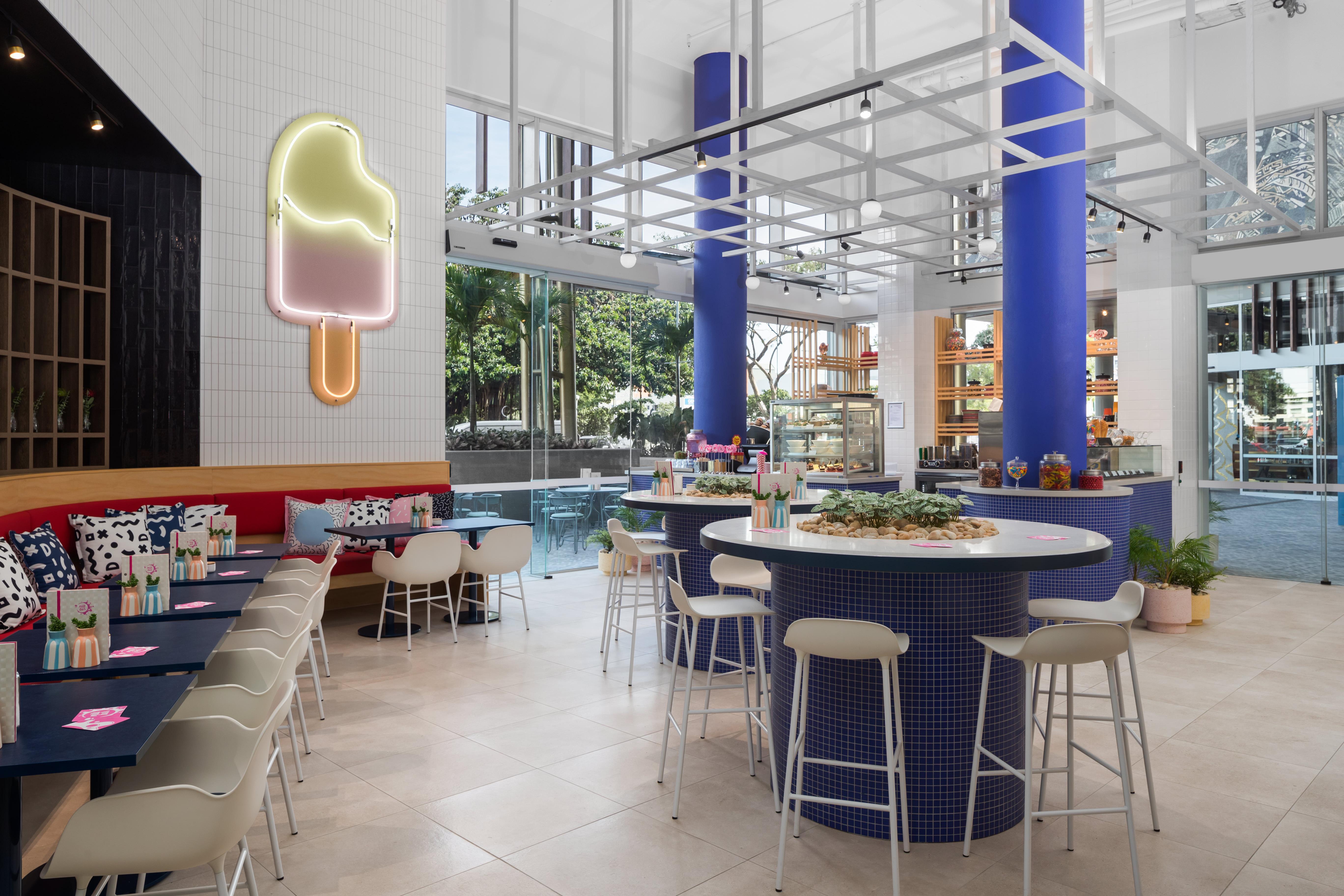 Hotel Crystalbrook Bailey Cairns Esterno foto The interior of the restaurant