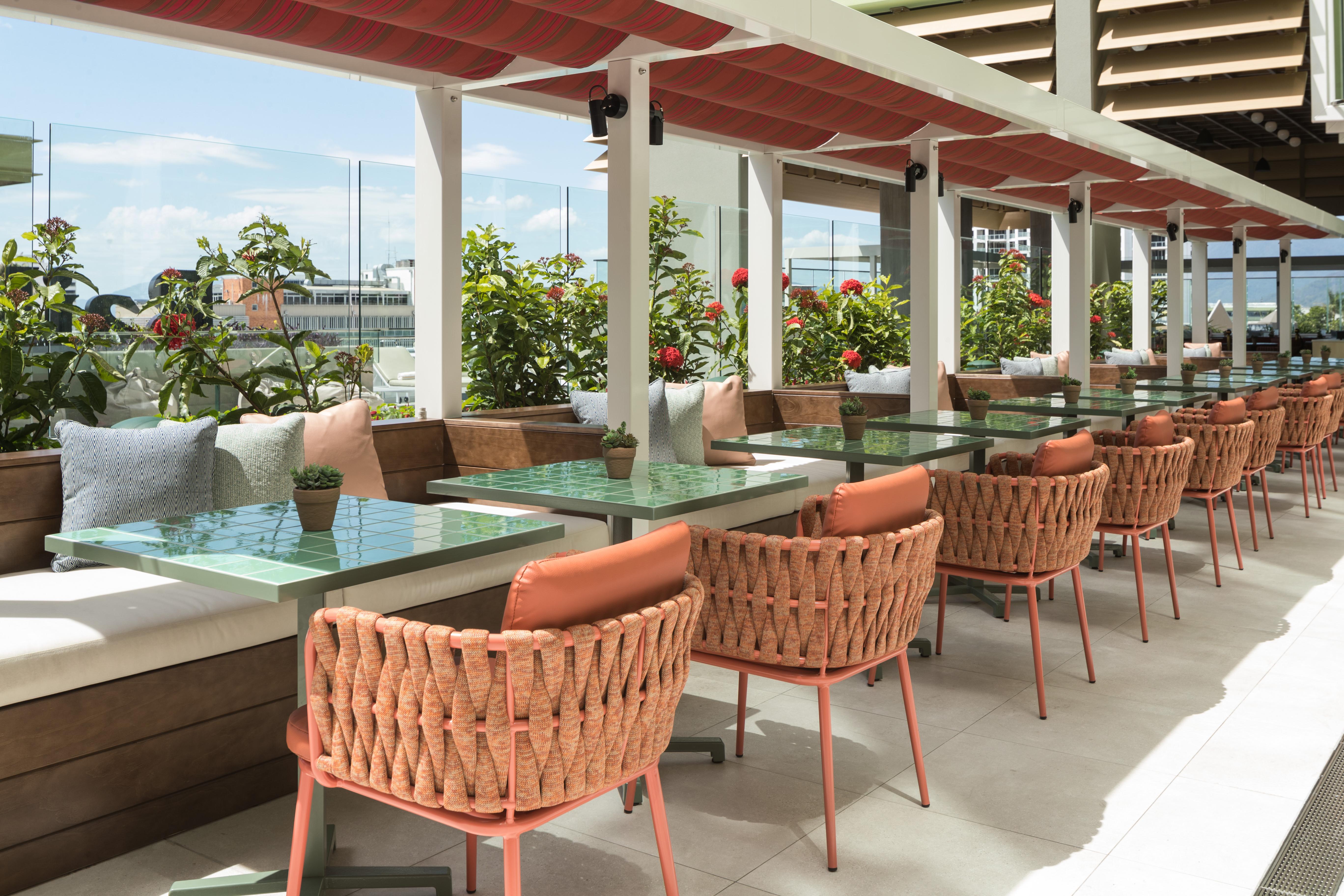 Hotel Crystalbrook Bailey Cairns Esterno foto The rooftop bar