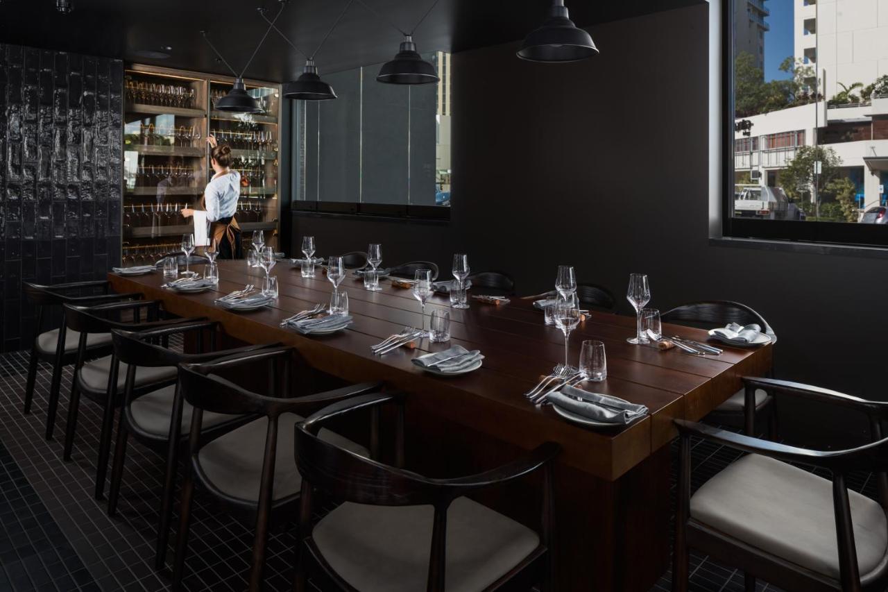 Hotel Crystalbrook Bailey Cairns Esterno foto The interior of the restaurant