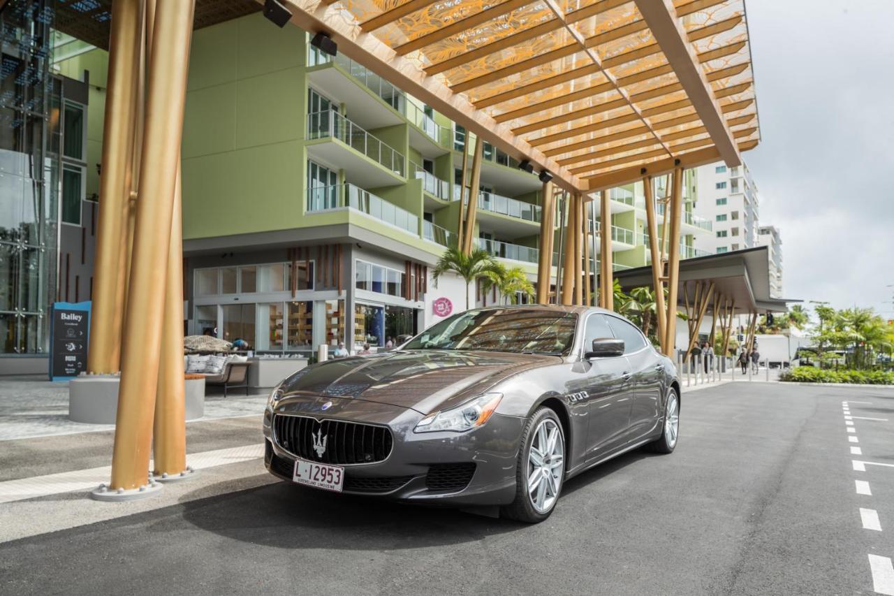 Hotel Crystalbrook Bailey Cairns Esterno foto Maserati Quattroporte